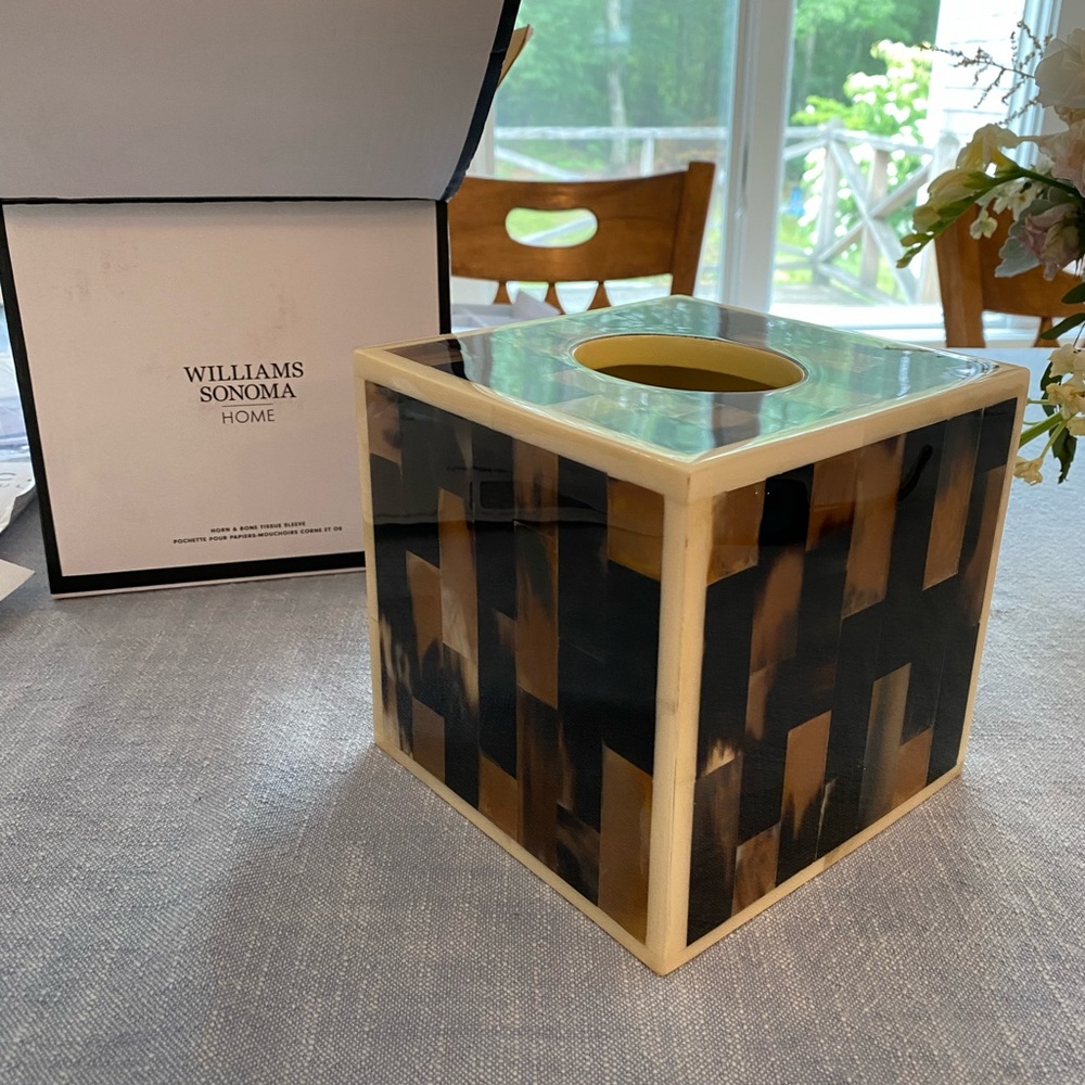 Williams Sonoma Home Tissue Box Sleeve